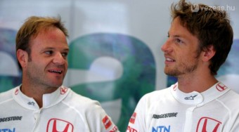 A Honda váratja a pilótákat