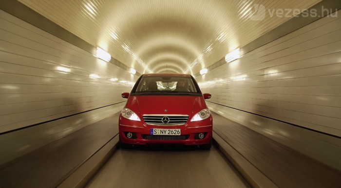 Fontos a Mercedes-gyár 2 Fontos a Mercedes-gyár 2