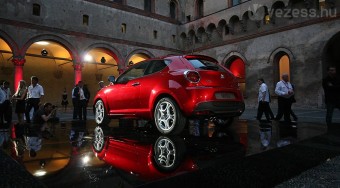 Alfa MiTo - Új Mini konkurens