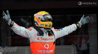 A Ferrari bénázott, Hamilton oktatott