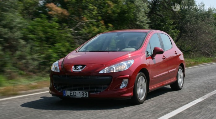 Tényleg keveset fogyaszt? 8 | Vezess 4,5 liter a Peugeot gyári átlaga