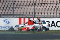 McLaren és a Toyota sem kockáztat 46