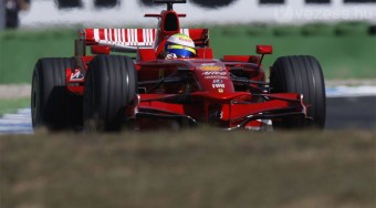 A Ferrari visszatért az élre