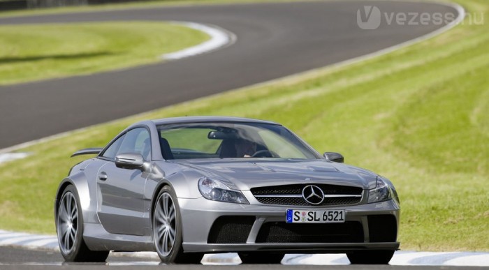 670 lovas kupé a Mercedestől
