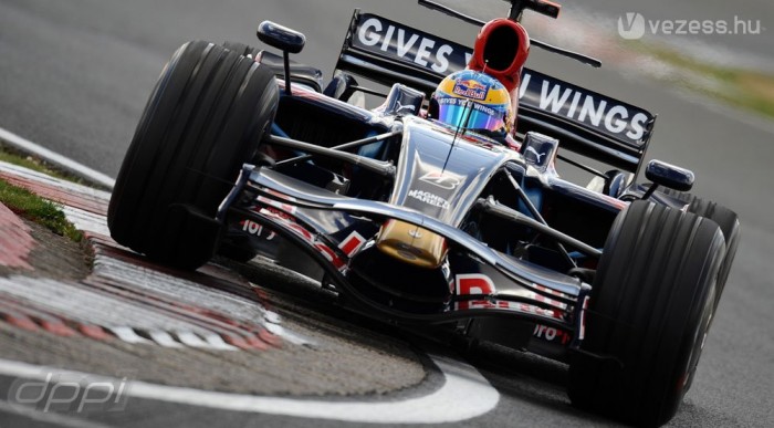 F1: A bajnok nem találja a gázpedált? 6 | Vezess Nem szereti, ha kitör az autó hátulja