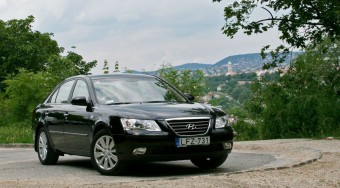 Hyundai Sonata: Ütne, de nem hagyják