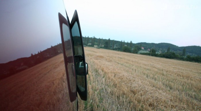 Többet fogyaszt légkondival? 10 | Vezess A nyitott ablak növeli a légellenállást