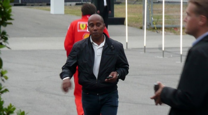 Miben sántikál Hamilton papa?