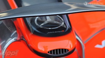 A Mercedes bekebelezi a McLarent?