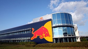 A Red Bull-osoknak menekülni kellett