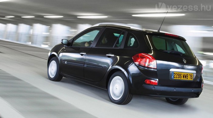 Magyarok: hitelből fekete kombit