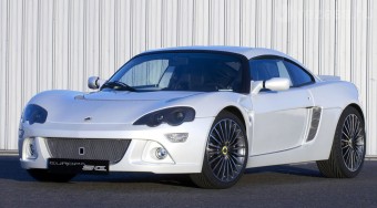 Belehúz a brit sportkocsi