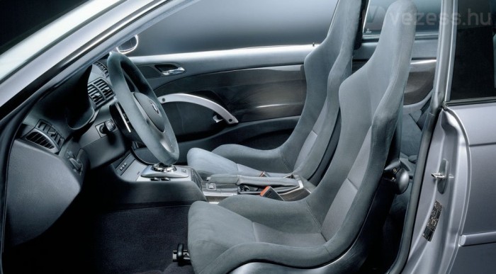 Szuper BMW készül 6 | Vezess Puritán belső versenyülésekkel