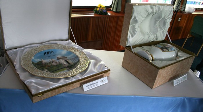 Idén is Herendi porcelánt kapnak a díjazottak