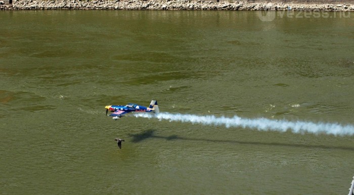 Eddig a Duna felett repkedtek a redbullosok