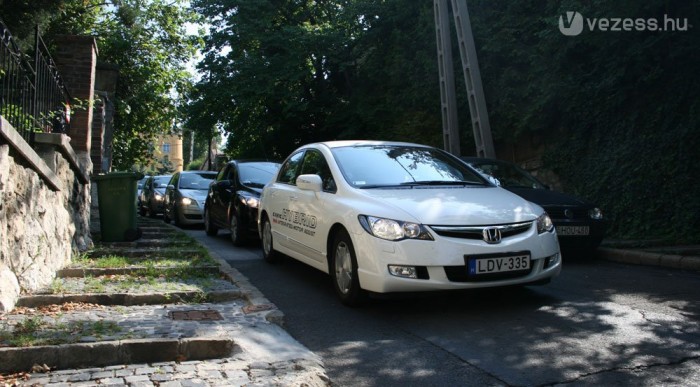 Egymás nyakán nem lehet spórolni