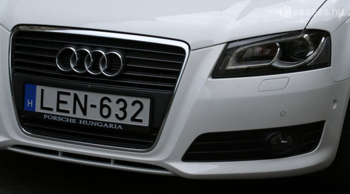 Az A3 kabrió lámpáját kapta a felfrissített kemény tetős