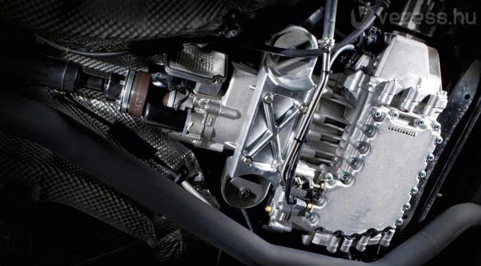 Hibrid modell a Land Rovertől 5