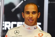 F1: Hamilton áruházba költözik 9