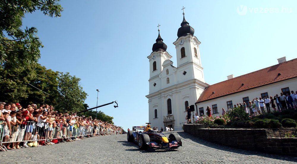 Csodálatos helyszíneken jártak a red bullosok