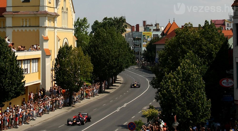 Palik a sógorával száguldozott 63