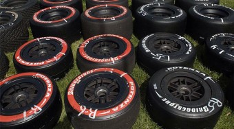 Fehér gumikat kapnak az F1-esek?