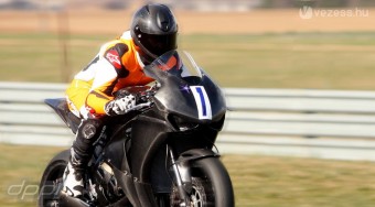 Schumi maratoni motorozásra készül