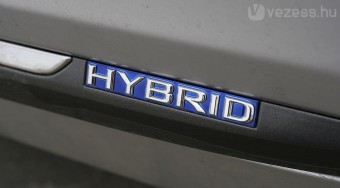 Luxushibrid állami megrendelésre