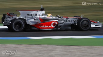 A McLaren nem siet az uszonnyal
