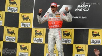 Ki állítja meg Hamiltont?