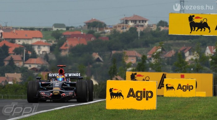 Hamilton átvette a vezetést 7