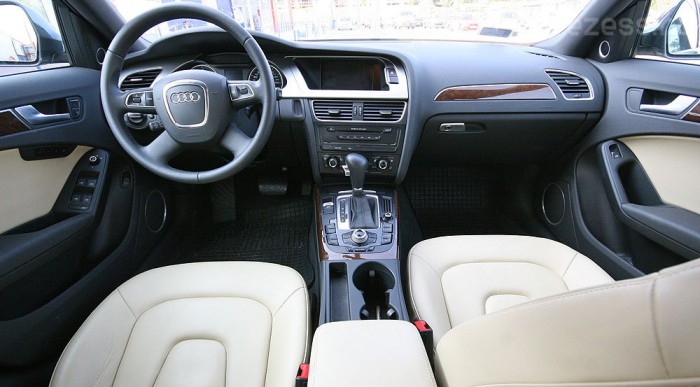 Súlytalanság: Audi A4 Avant 10 | Vezess Átgondolt berendezés