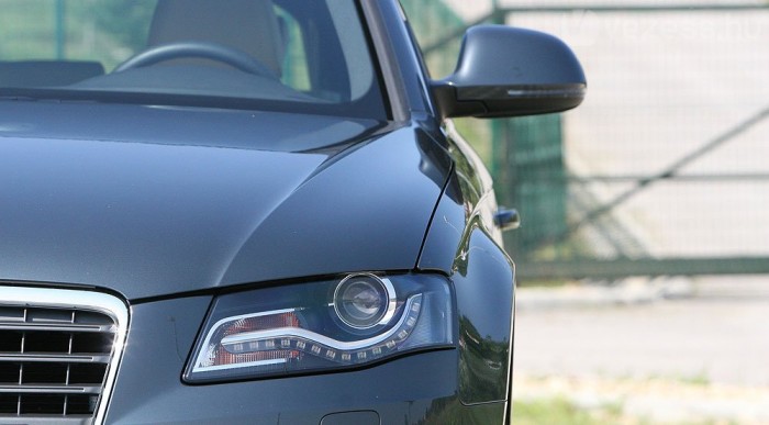 Súlytalanság: Audi A4 Avant 6 | Vezess LED-sor