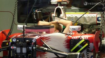 Izzadtunk a Toyotánál