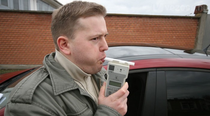 Ha kimutatja, végünk