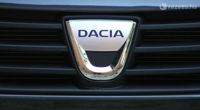 Új emblémával jött ki a Dacia