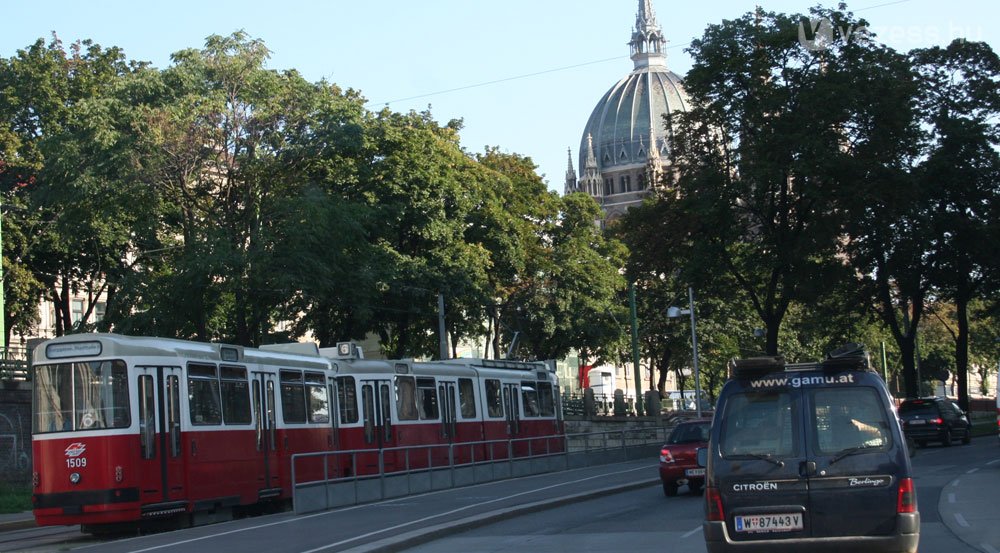 A sógoroknál piros a villamos