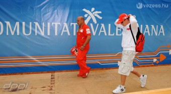 Räikkönen rövidnadrágban érkezett