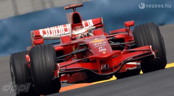 Räikkönen kiszúrt Alonsóval