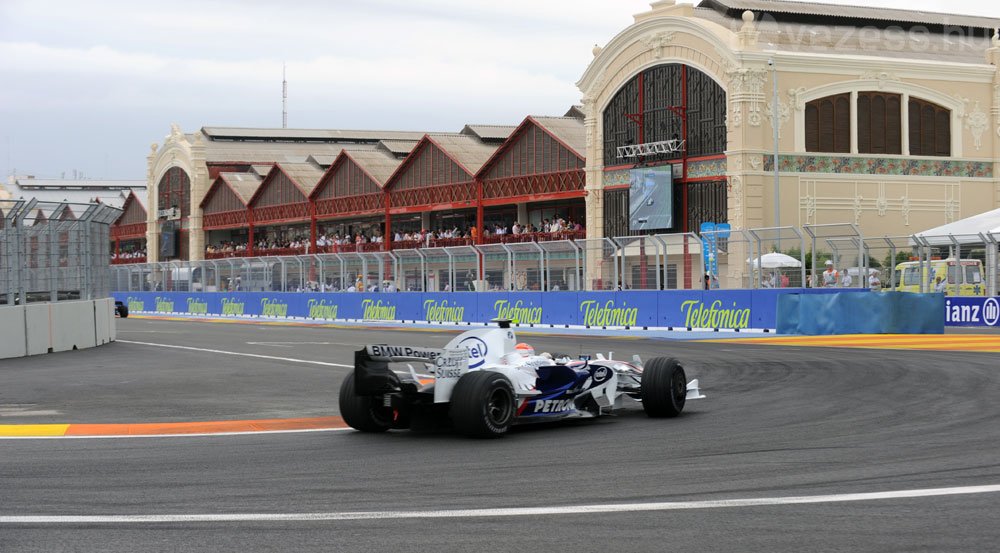 Massa győzött, Räikkönen kiesett 32