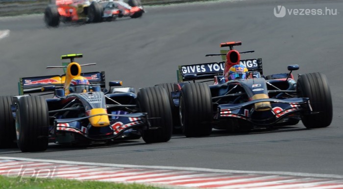 F1: A Ferrari motor rejtélye 6 | Vezess A kistestvér mögött nagyobb erő áll