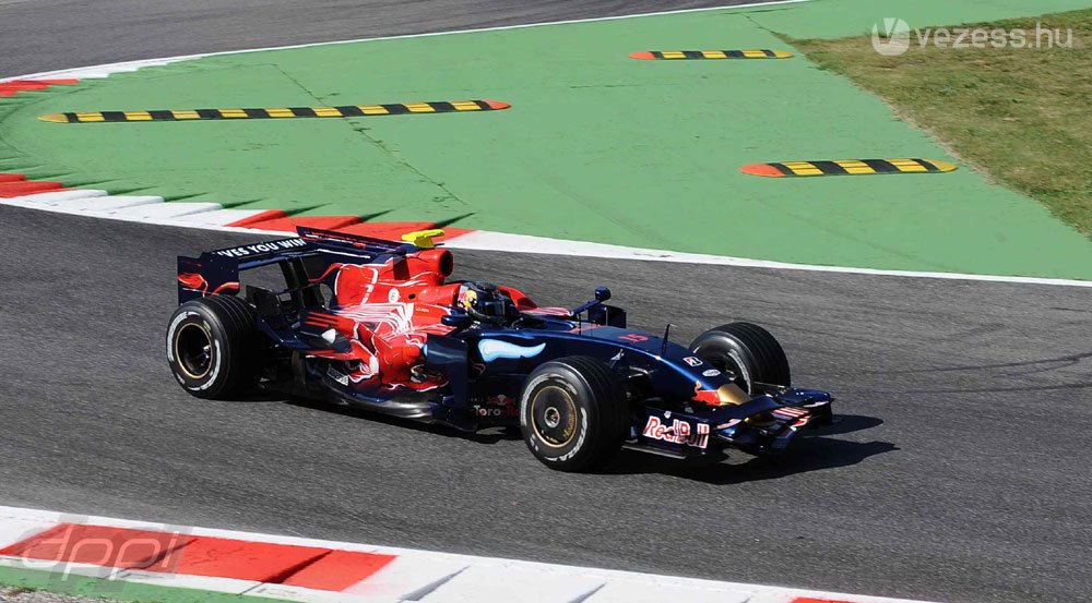 A Toro Rosso mindkét pilótát bevetette