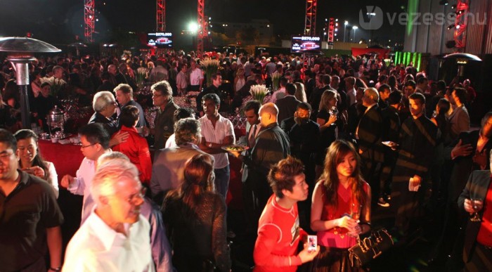 Leleplezték az új Ferrarit 6 | Vezess Több mint 1000 vendég volt