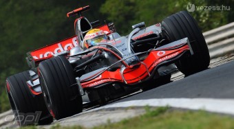 Hamilton szerint előnyben a McLaren