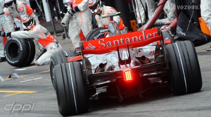 A Ferrari viszi a McLaren-szponzort 1