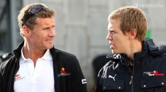 Fél fenékkel a Red Bull-ban