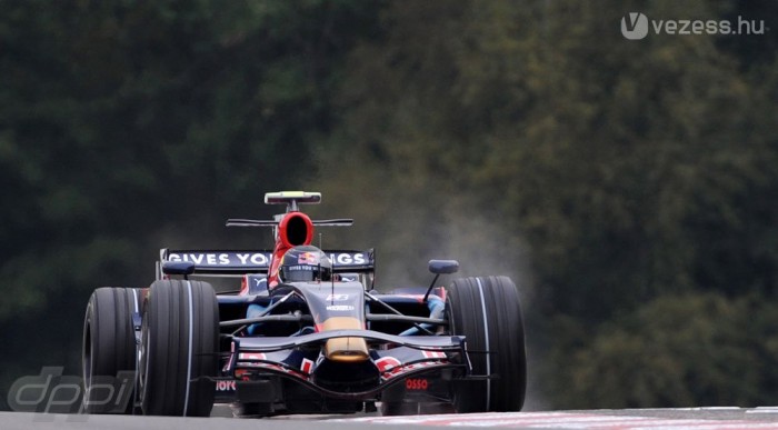 Vettel végig brillírozik