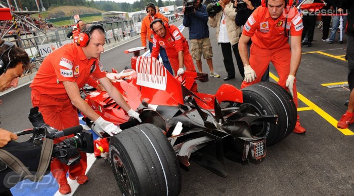 Alonso nyert, Räikkönen összetörte 6 | Vezess Räikkönen jól odavágta