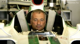 F1: Veterán ül a Hondába