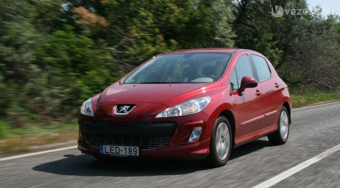 Az autó vagy a MÁV az olcsóbb? 11 Eddig csak tankolni és mosni kellett